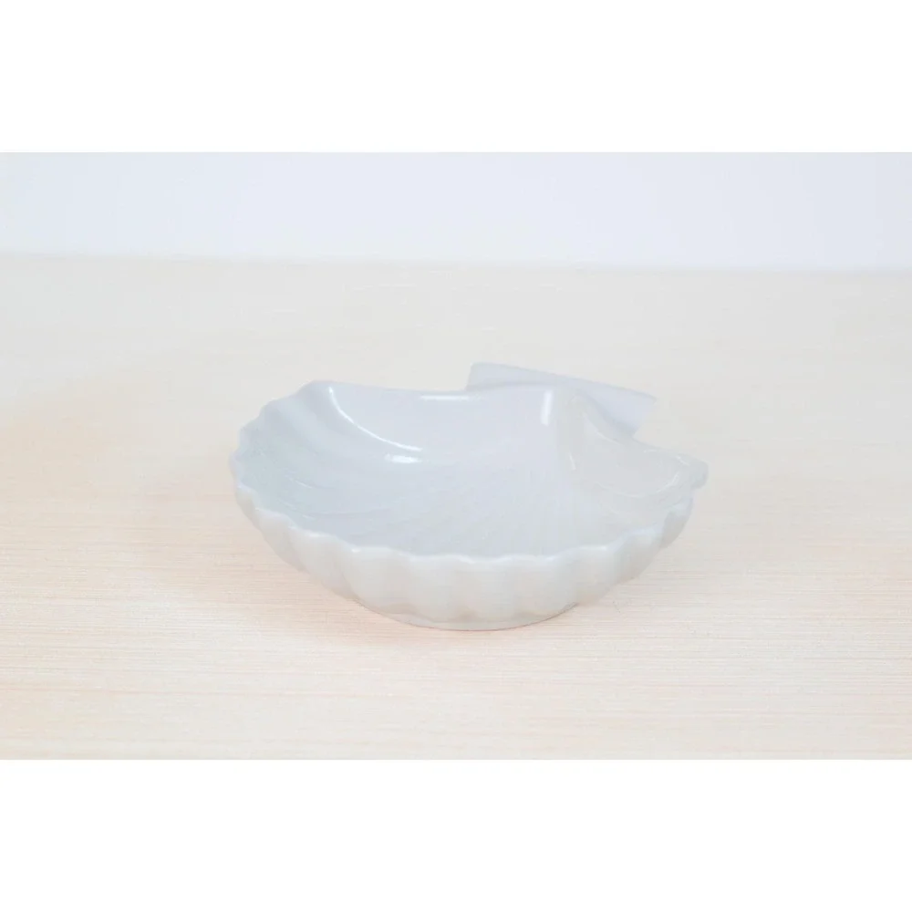 Vintage Ceramic Shell‎ Dish Made in Japan, Coastal Decor Catchall or Soap Holder